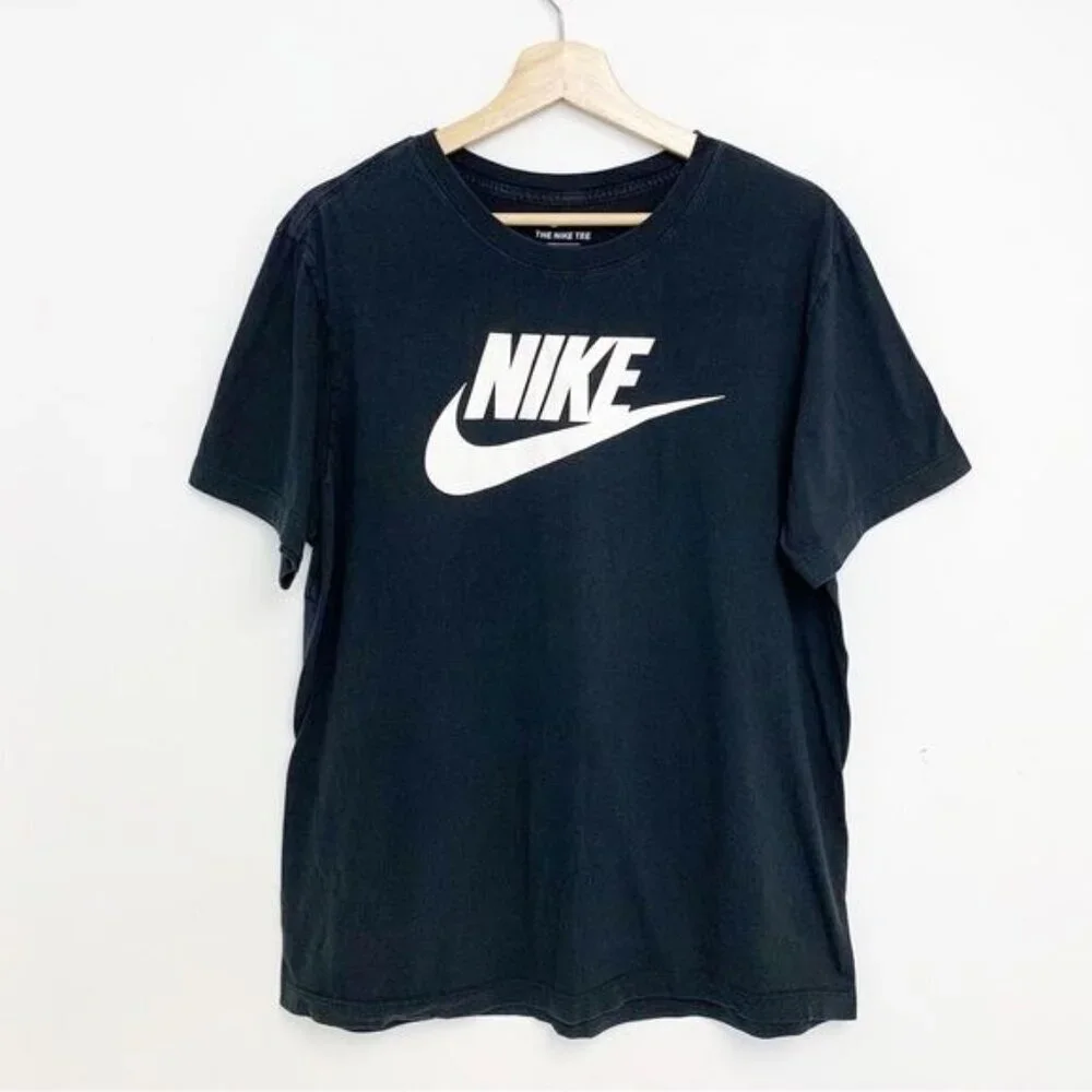 Nike min’s black short sleeve tee Sz L